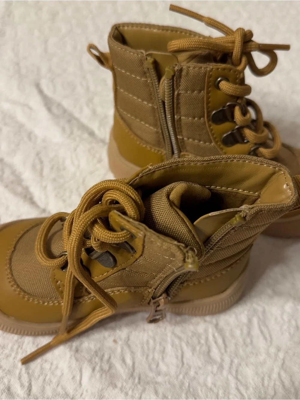 Cat & Jack Kids Lace-Up Ankle Boots in Mustard / Brown - Size 7